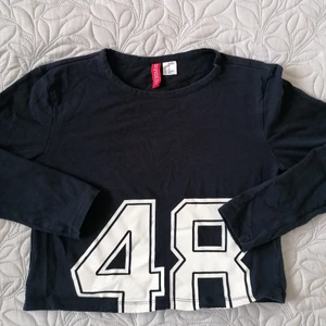 blå crop top med ärmar - marinblå crop top med ärmar