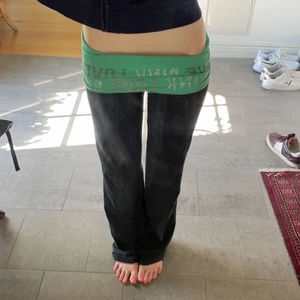 Pink yoga byxor - Säljer ett par jätte snygga pink byxor som är lågmidjade