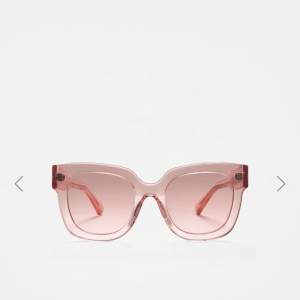 Säljer mina snygga chimi solglasögon i modell 08✨ för 👌🏽kommer  ej till anvöndning och är använt ett par gånger!💓