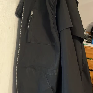 Les deux väst  - Les deux väst strl m. Använd fåtal tillfällen, bra skick. Köptes för 951 kr