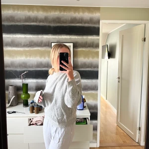 Stickad grå tröja  - Mysig stickad oversize tröja