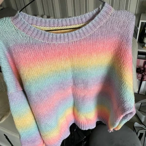 Stickad tröja  - En super mysig och fin stickad tröja, strl L!  Köpt på shein