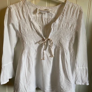 Odd Molly blus - Säljer denna supersöta blus ifrån Odd Molly, säljer den pga att den inte kommer till någon användning längre💕