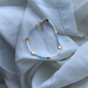 Armband - Armband Dessa superfina armband kostar 25kr / st.  Man väljer själv armband och storlek .  Frakten är 13kr.  Kontakta mig via intresse. ❤️