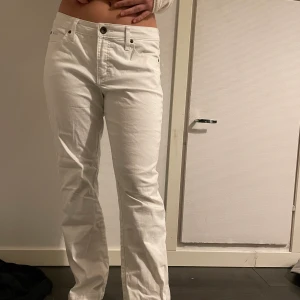 Low Rise jeans - Lee jeans som är low Rise och har vintage vibe. Passar xs-m stretchiga.