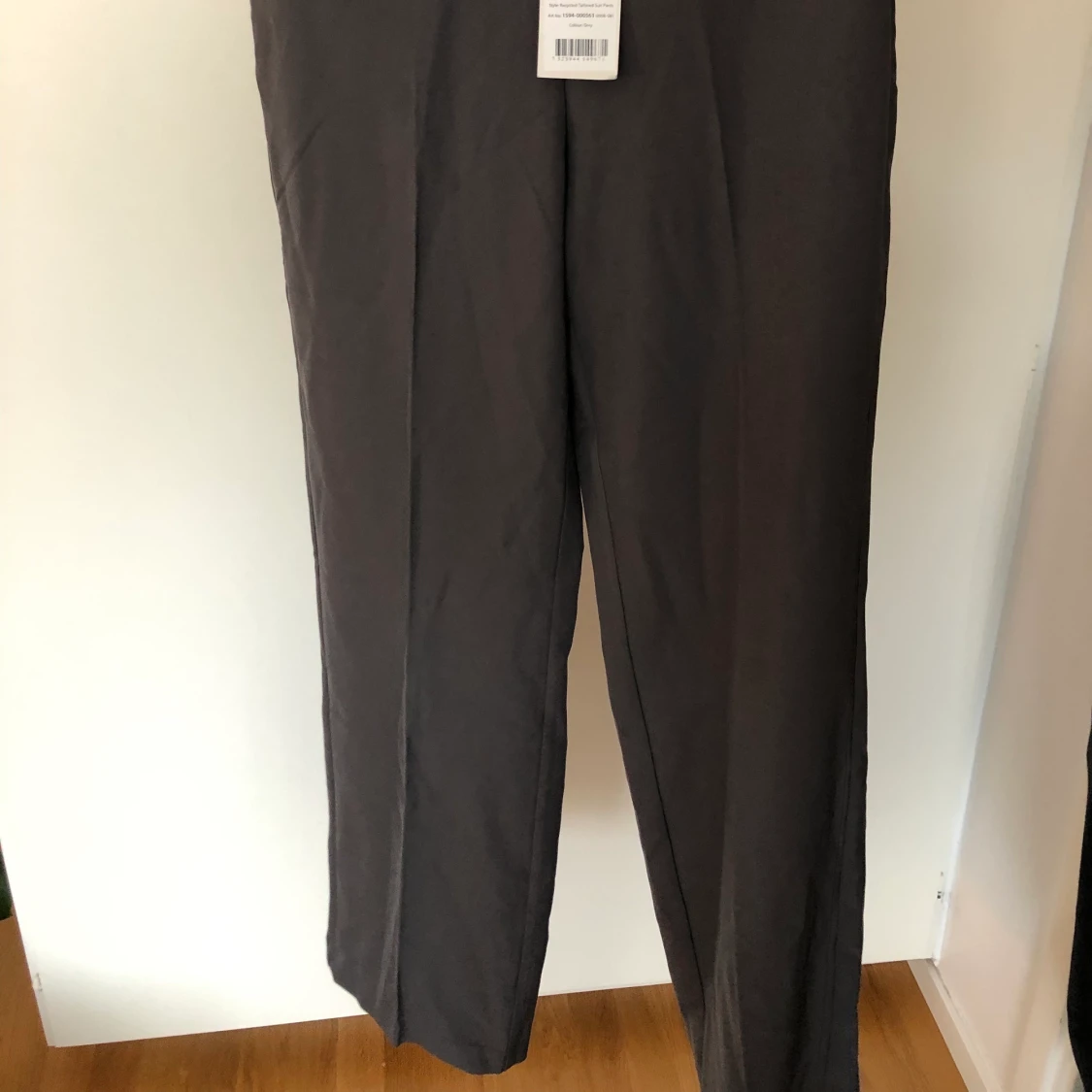 Helt nya! NA-KD kostymbyxor gråa 36 - 90