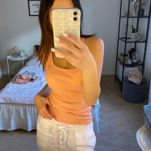 Rosa linne ginatricot - Rosa linne från ginatricot. Passar jättefint till vita byxor. Kan mötas upp eller frakta.