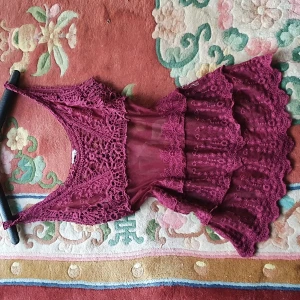 Fin see mig thrvolong topp - I mycket bra skick och passar m_ L