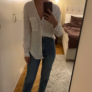 Skjorta - Vit skjorta från Zara.