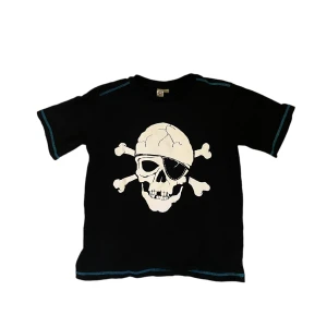 Döskalle t-shirt - T-shirt med döskalle tryck, i barnstorlek men passar mig som brukar ha S