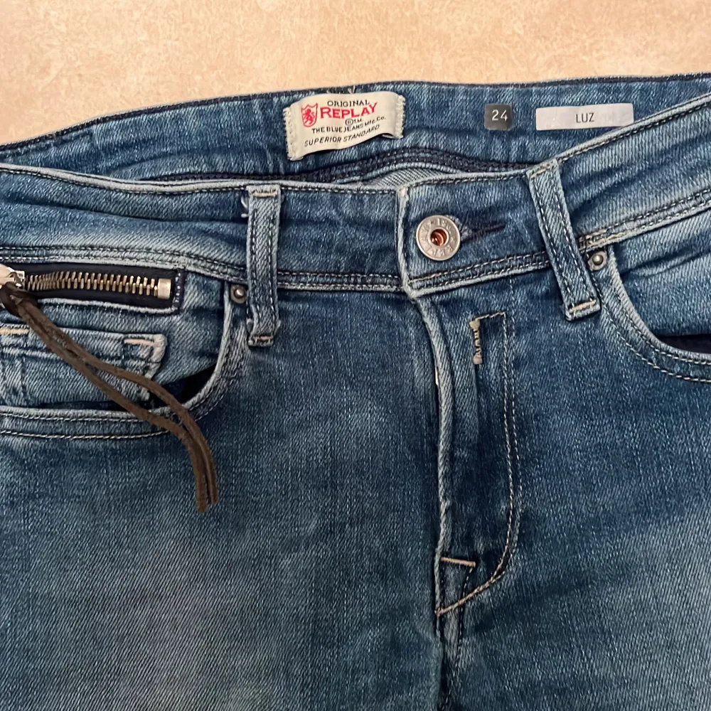 Replay Jeans Modell LUZ, Stretch Jeans.  Strl 24 längd 30 💗 Kan postas 📮. Jeans & Byxor.