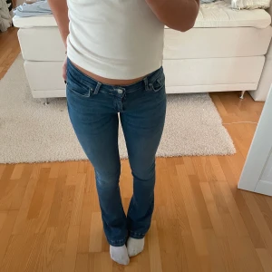 LTB jeans - Säljer fina Ltb jeans. Jättefint skick, endast använda 2 gånger. Jag är 173 och de är långa på mig💕