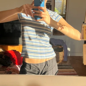 brandy melville topp - så fin!! knappt använd. rory gilmore vibe 