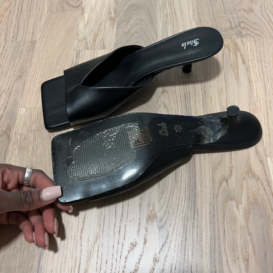 New low black heels - 90