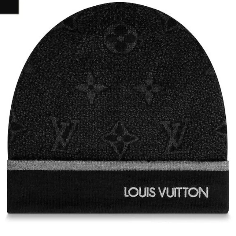 Ett helt oanvänd ny skickad Louis Vuitton set med kvitto kommer imon några dagar. DET ÄR SISTA KVAR OCH PASSA PÅ OCH FRÅGA. Accessoarer.