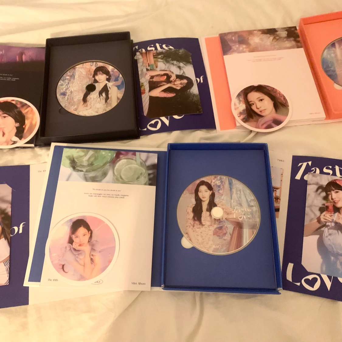 KPOP TWICE Taste of Love - 90