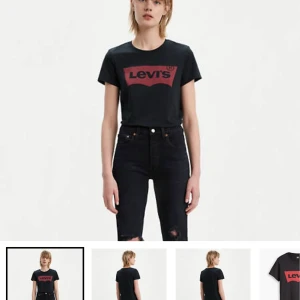 Svart Levis t-shirt - Åter igen ett bra basplagg från Levis och även detta är slitagefritt, använts mycket få gånger och är i ett utmärkt skick.  Nypris: 299kr Mitt pris:59kr