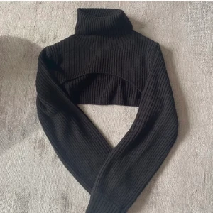 Svarta ”ärmar” - Svarta ”ärmar” från hm