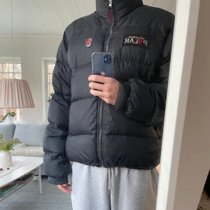 Fjällräven puffer  - Fjällräven vintage puffer i väldigt fint skick  Vet inte hur gammal den är eller size M