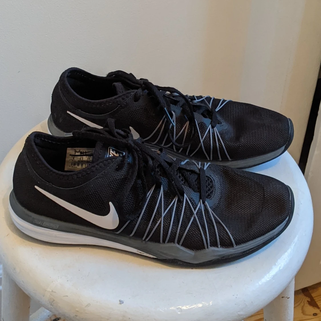 Nike träningsskor strl 39 - 90