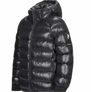 Peak performance jacka  - Säljer denna snygga svarta peak performance vinterjacka i stl 160 som passar mig som en xs. Skriv privat om ni är intresserade, och för frågor eller egna bilder. Jackan är använd under två vintrar, men super fint skick. Priset är exklusive frakt😚❤️