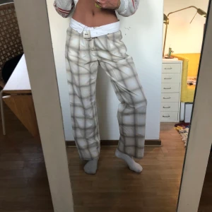 Baggy kostymbyxor - Baggy kostymbyxor från weekday
