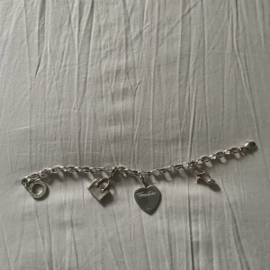 Berlocker - Säljer bara de tre berlockerna, inte själva armbandet. Från Thomas Sabo, hör av er för fler bilder💓💫300kr för alla