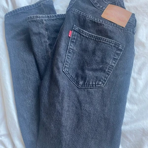  Levis 501 Jeans - Jättesnygga Levis Jeans i modellen 501, som nya knappt använda!!
