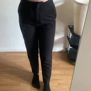 Kostymbyxor  - Passar inte på mig längre så vill gärna bli av med dem. I storlek M  