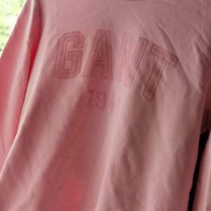 Jättefin Gant tröja men den kommer inte till användning längre, den är i jättebra skick. Köparen står för frakten 