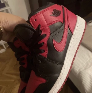 Jordan 1 - Säljer nu mina jordan 1s i nyskick🥰