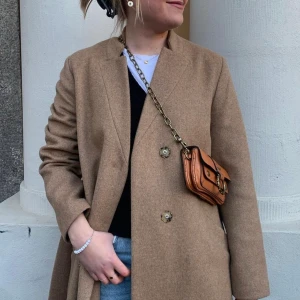 Zadig & Voltaire x Kate Moss - Jättefin Zadig väska använd men i gott skick.  Nypris 3600:- Pris kan diskuteras.  Kan skicka eller mötas upp i Stockholm.