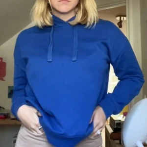 Hoodie - Hoodie från lager 157. Väl använd Väldigt fin färg