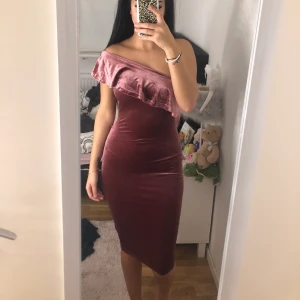 Klänning - Velour klänning 