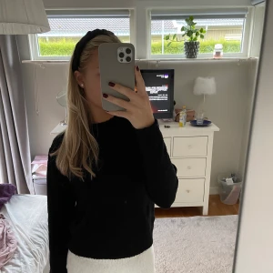 Stickad tröja - Stickad tröja från asos! Säljer då den är lite liten på mig!