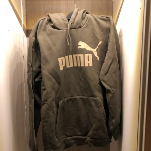 Puma hoodie - Använd 1 gång riktigt skön 