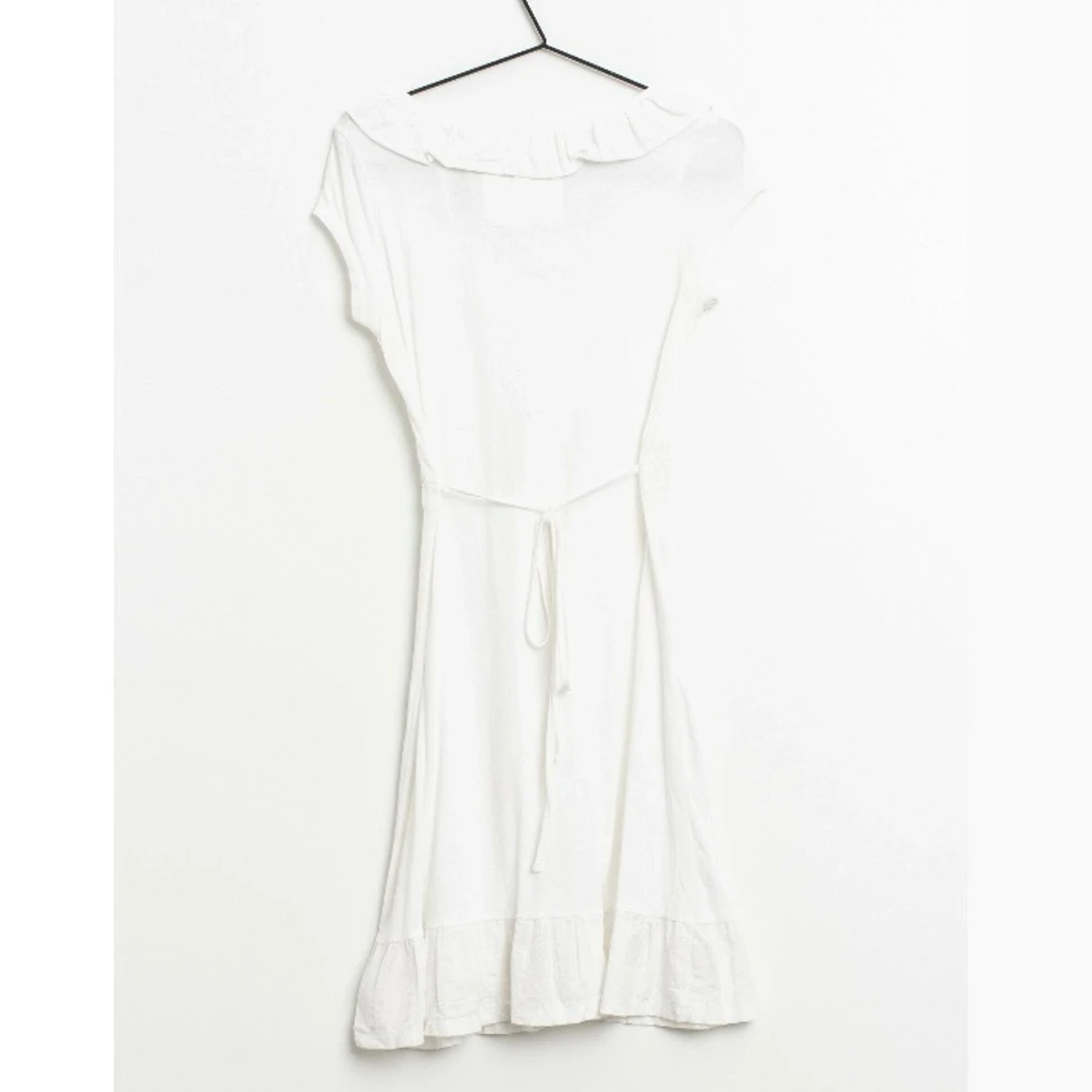 Vit klänning! Kanske till student? - 90