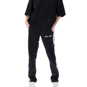 Palm Angels mjukisbyxor - INTRESSEKOLL! Svarta Palm Angels. Köpt från dam avdelningen på farfetch men funkar för killar också. Knappt använda. Nypris: 3 486kr 