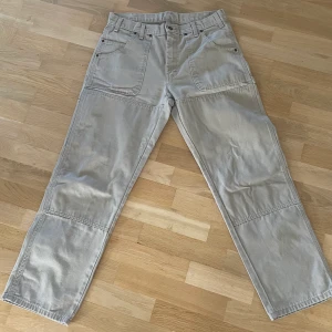 Dickies workwear pants - Säljer mina dickies workwear byxor i storlek 34:30. Väldigt bra skick och relaxed fit. Köpare står för frakt.