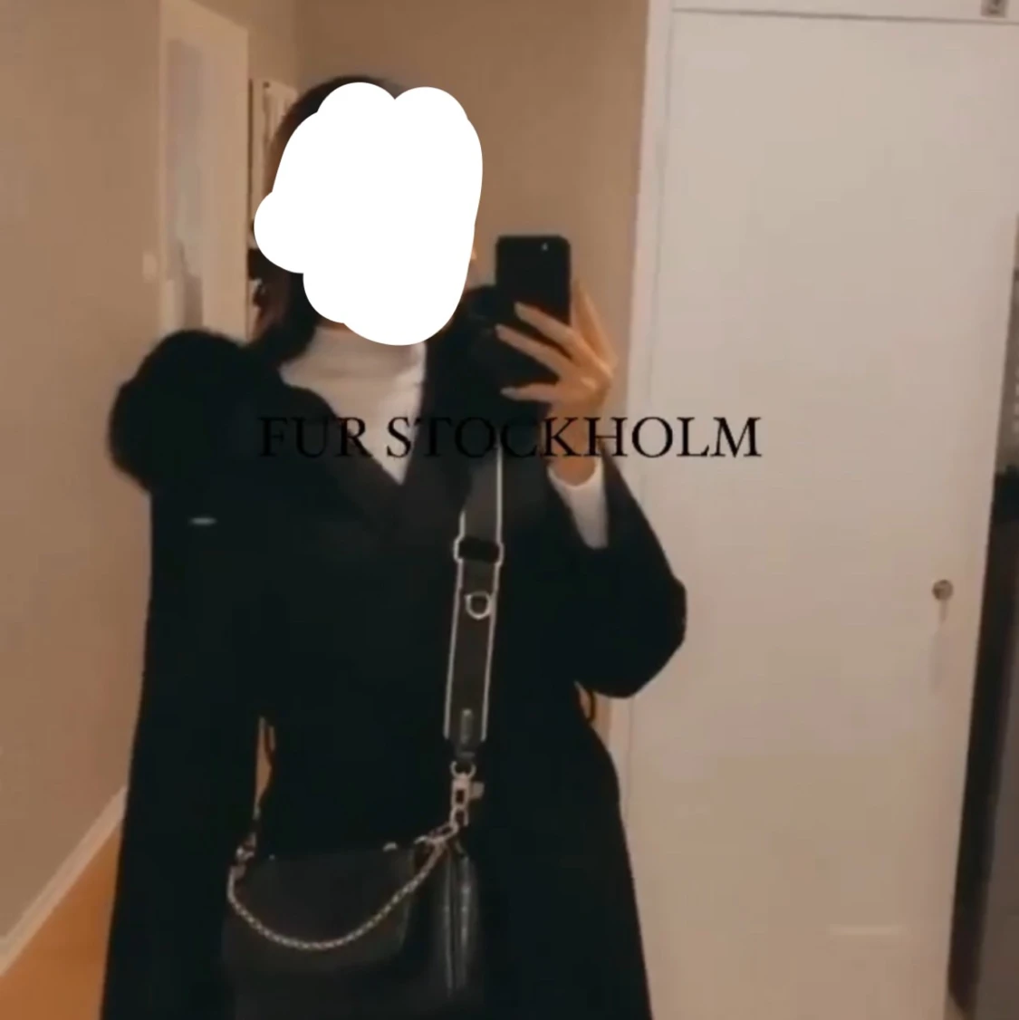 Svart pälskappa - 91