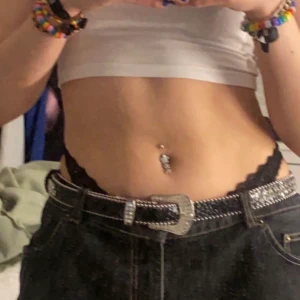 Glittrigt skärp - Säljer mitt överfina glitter skärp;), mycket fint skick då de knappt använda eftersom jag har liknande TRYCK INTE PÅ KÖP NU 