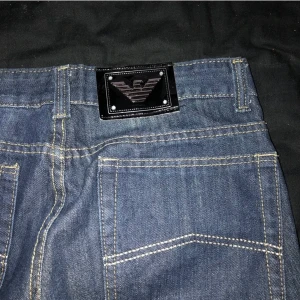 Armani jeans - ❣️Lånade bilder❣️Jättefina armani jeans! Köpta på plick men dem passade tyvärr inte mig, därför säljer jag vidare💕 Står inte storlek men skulle gissa på 30/30! kom privat för fler bilder (kan ej visa på då dem inte passade) eller mått❤️
