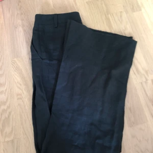 Linnebyxor  - Från Kappahl. Storlek 36, aldrig använda. Skriv för fler bilder 