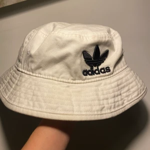 Addidas bucket - Vintage adidas bucket hat.