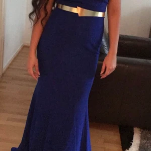 Långklänning - Storlek S/M. Köpt för 5000kr. Säljer för minst 1300