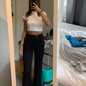 Jeams - Superfina bootcut som e lite för högmidjade för min smak