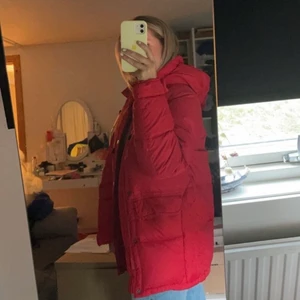 Fjällräven liknade jacka  - Säljer min finaste fjällräven liknade jacka. Köptes för 1300 men säljer för 750, kan tänka mig att gå ner 150 i pris vid smidigt köp🥰🥰Tveka inte vid frågor