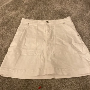 Gant kjol  - Gant kjol st 158/164, sitter som xs/s, tvättar innan de skickas, vill ha pengarna innan jag postar.