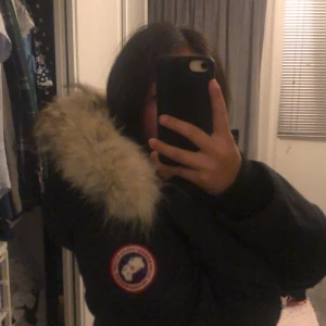 Canada goose jacka  - Hej! Jag säljer min fina canada goose jacka pga att den inte är min stil längre. Jackans modell är Trillum parka och är kemtvättad. Så den är iprincip ny! Den är perfekt nu när det börjar bli lite kallare. Skriv privat om du har frågor! 