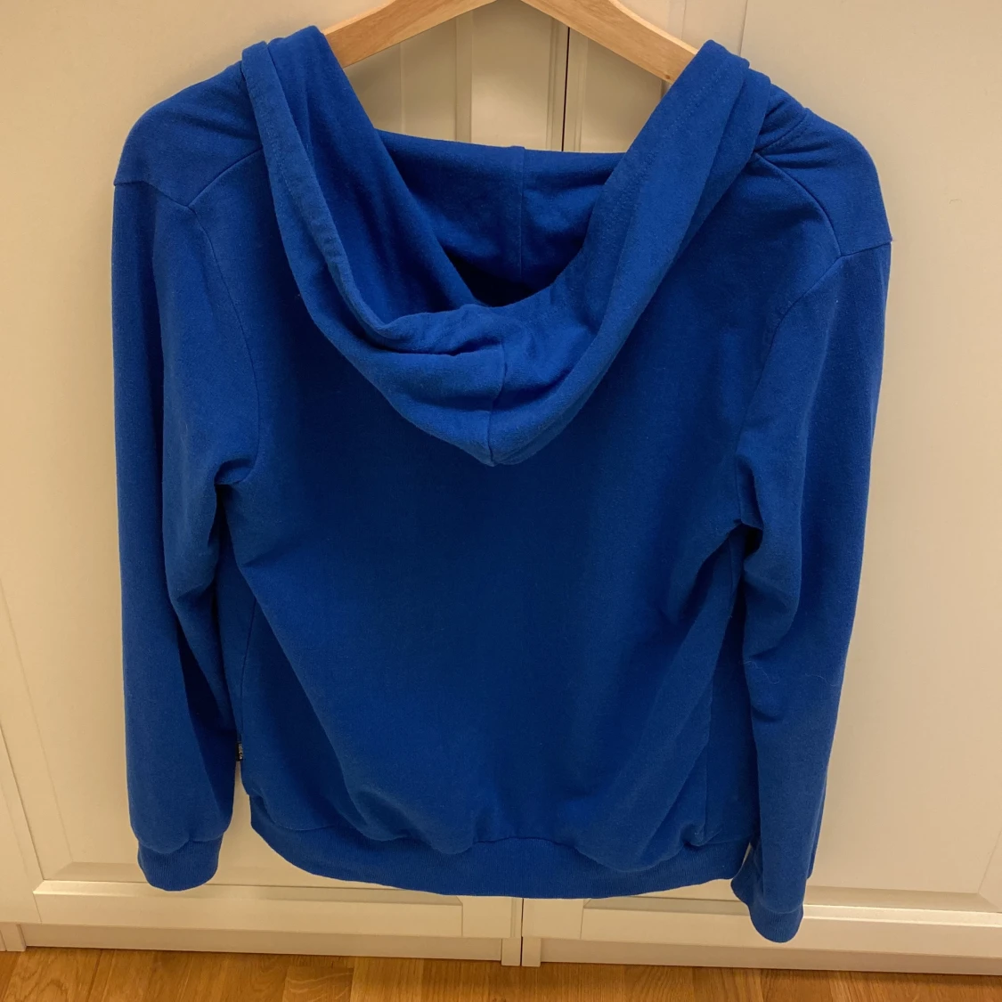 Blå zip hoodie - 90